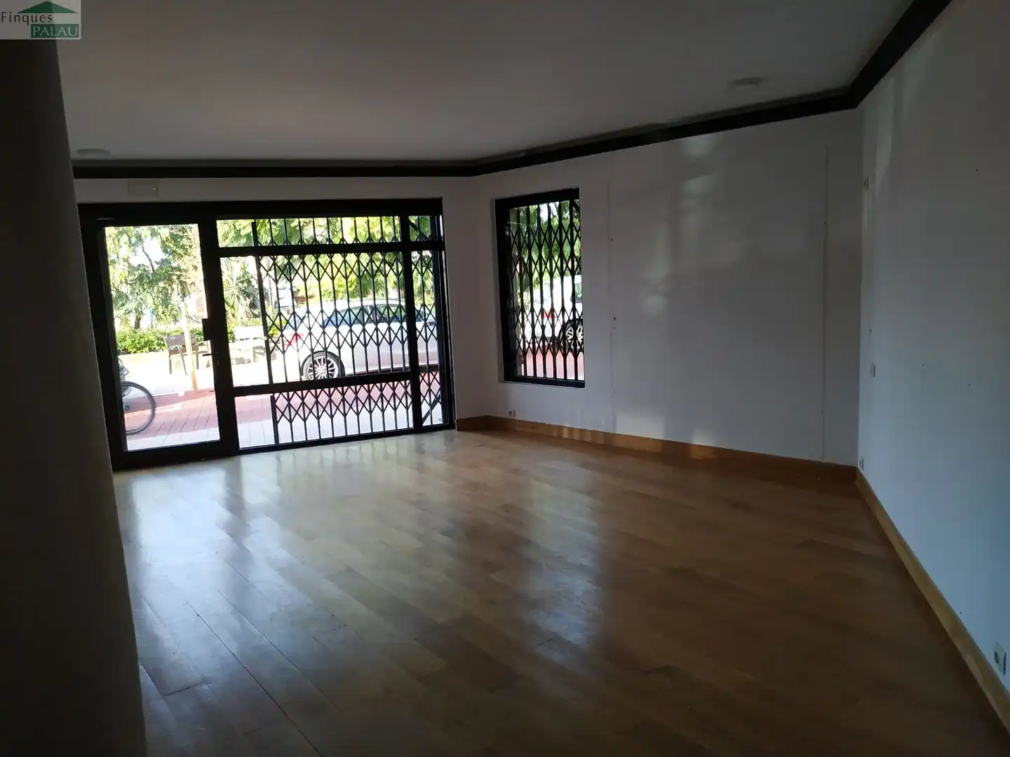 Local comercial en Sant Just Desvern - Foto 2