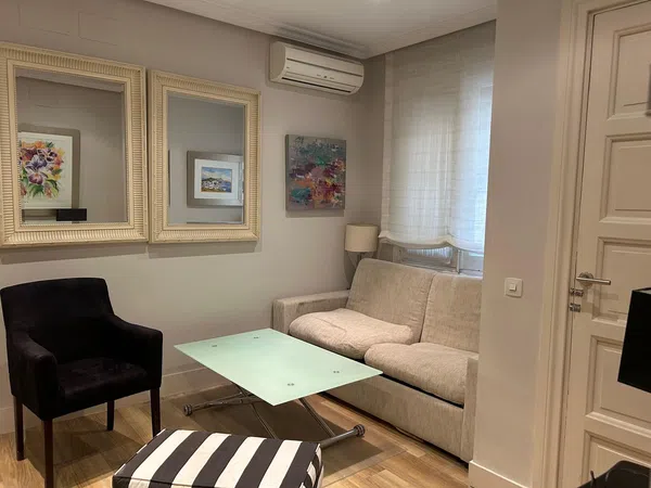 Piso en calle de Miguel Ángel, 24