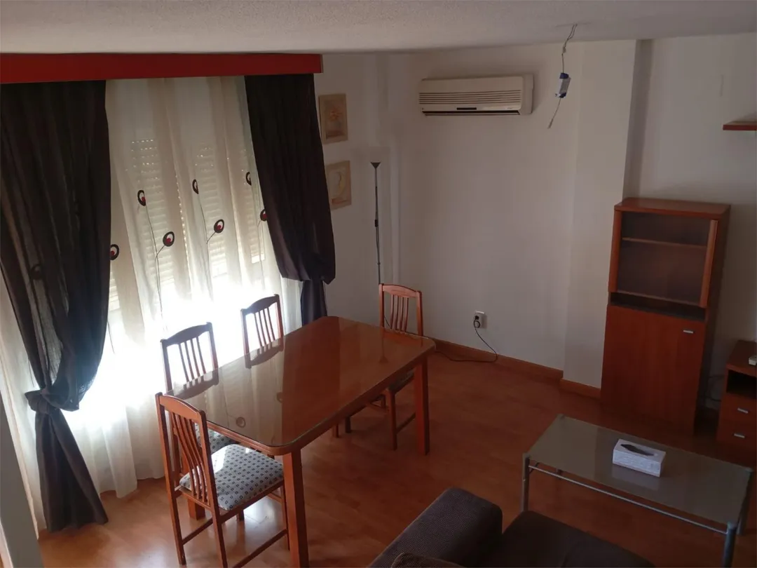 Casa adosada en  Avenida de Juan Pablo II 44 - Foto 2