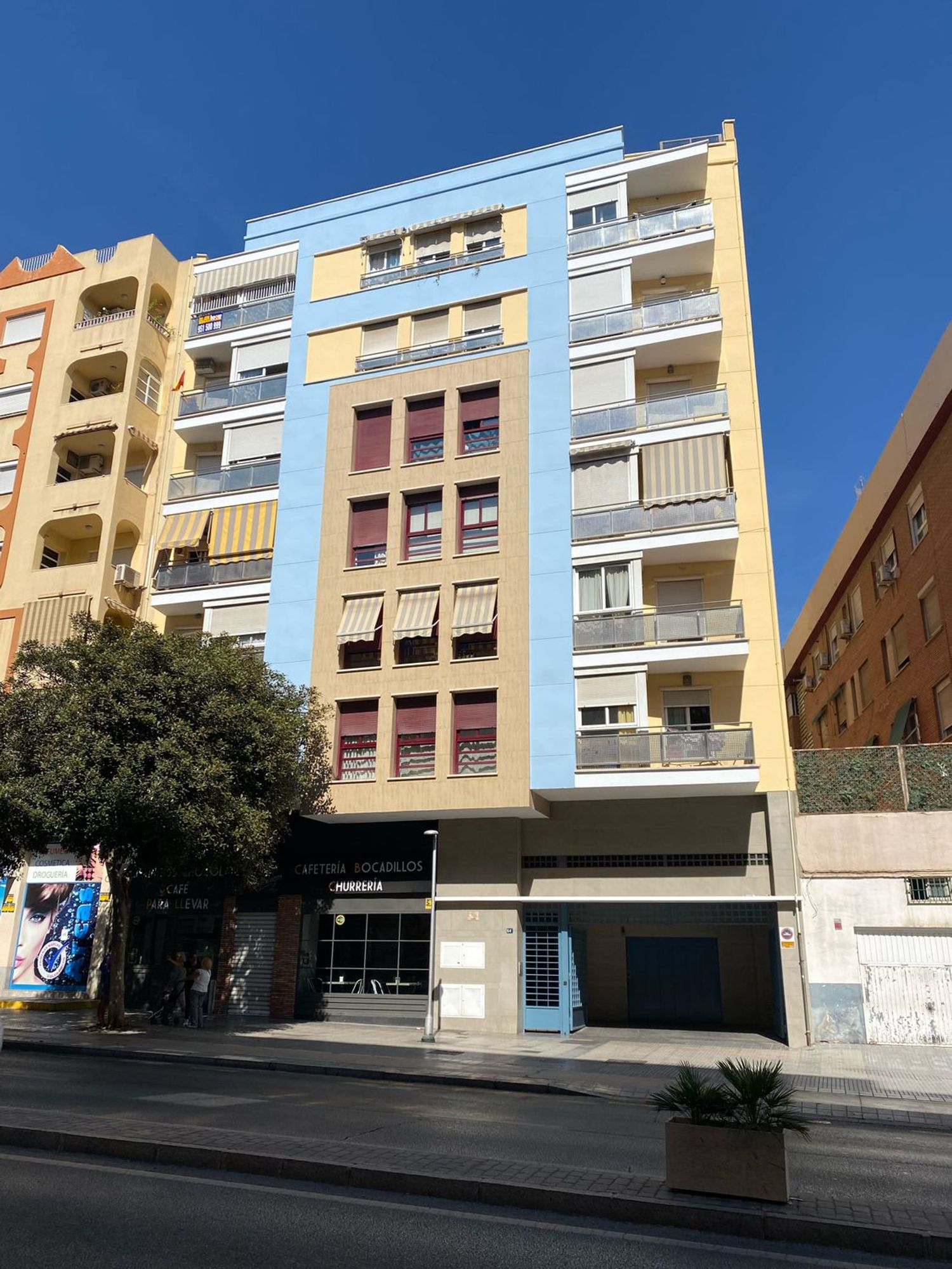 Piso en avenida Carlos Haya, 64