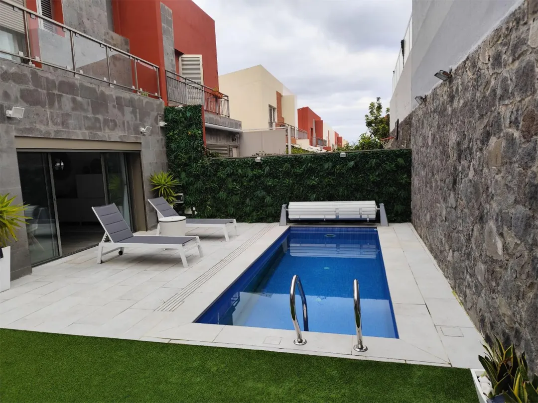 Casa adosada en  Calle Francisco de La Torre 31 - Foto 53