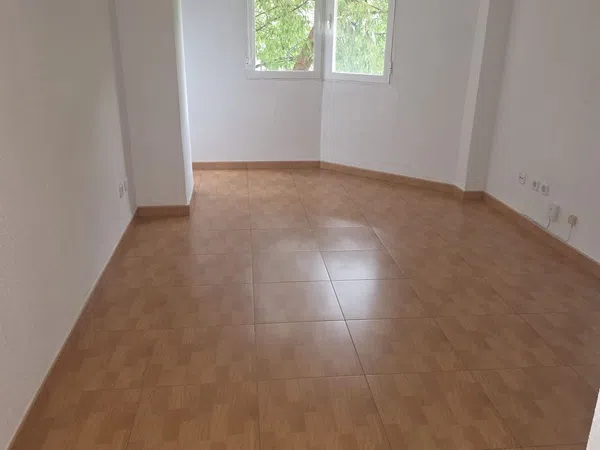 Piso en calle de Embajadores, 26