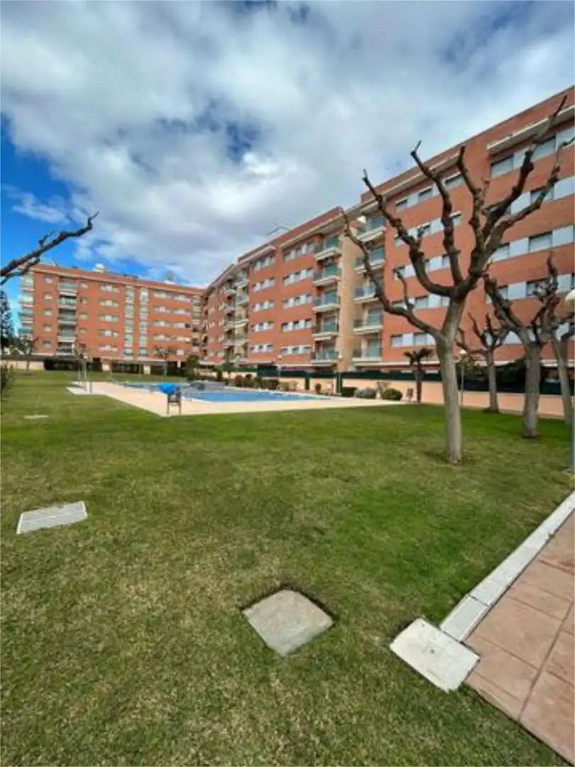 Piso en Piso con piscina cerca del mercado - Foto 2