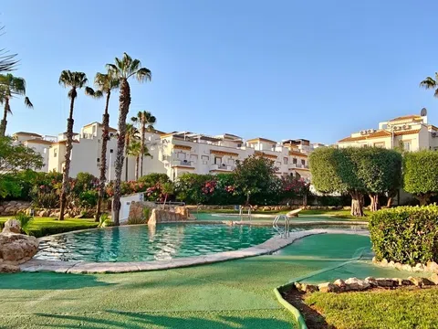 Chalet adosado en avenida D'Escandinàvia, 23