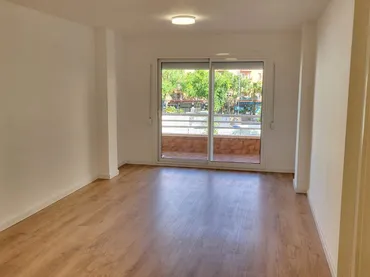 Piso en  Avinguda de Pere el Cerimoniós 6 - Foto 1