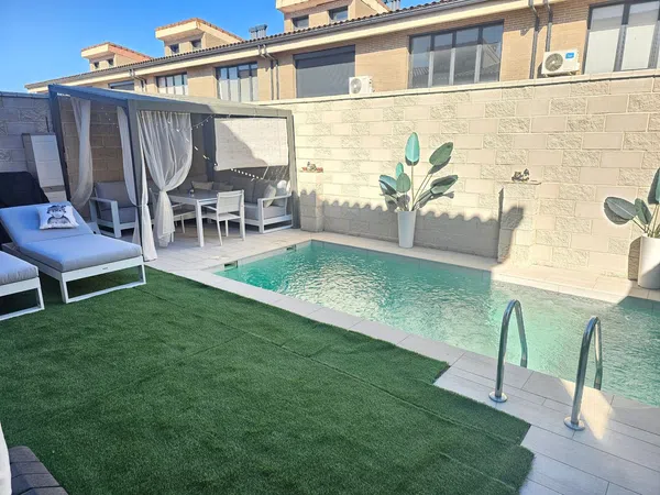 Chalet adosado en Diseminado, 925 - Foto 1