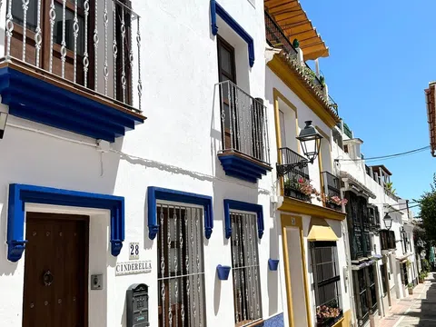 Chalet adosado en calle Aduar, 28