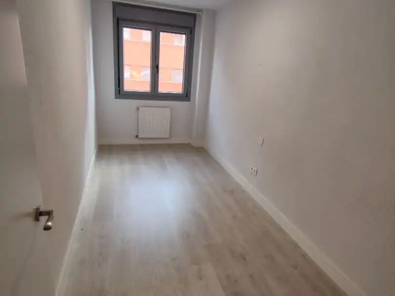 Piso en  Calle de Aquitania 75 - Foto 11