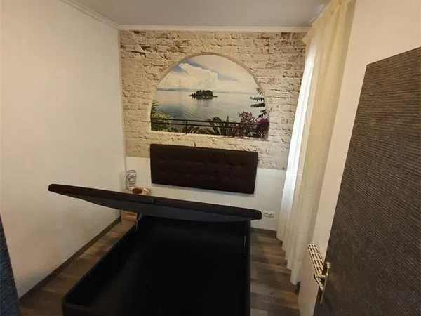 Piso en calle de María de Guzmán, 28 - Foto 5