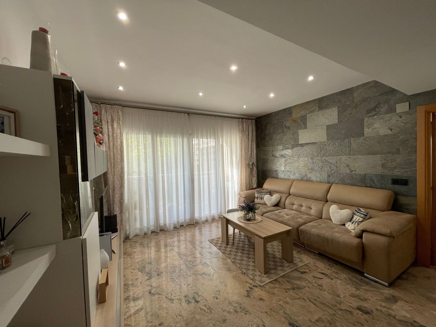 Piso en calle de Federico Alcácer Aguilar, 1 - Foto 1