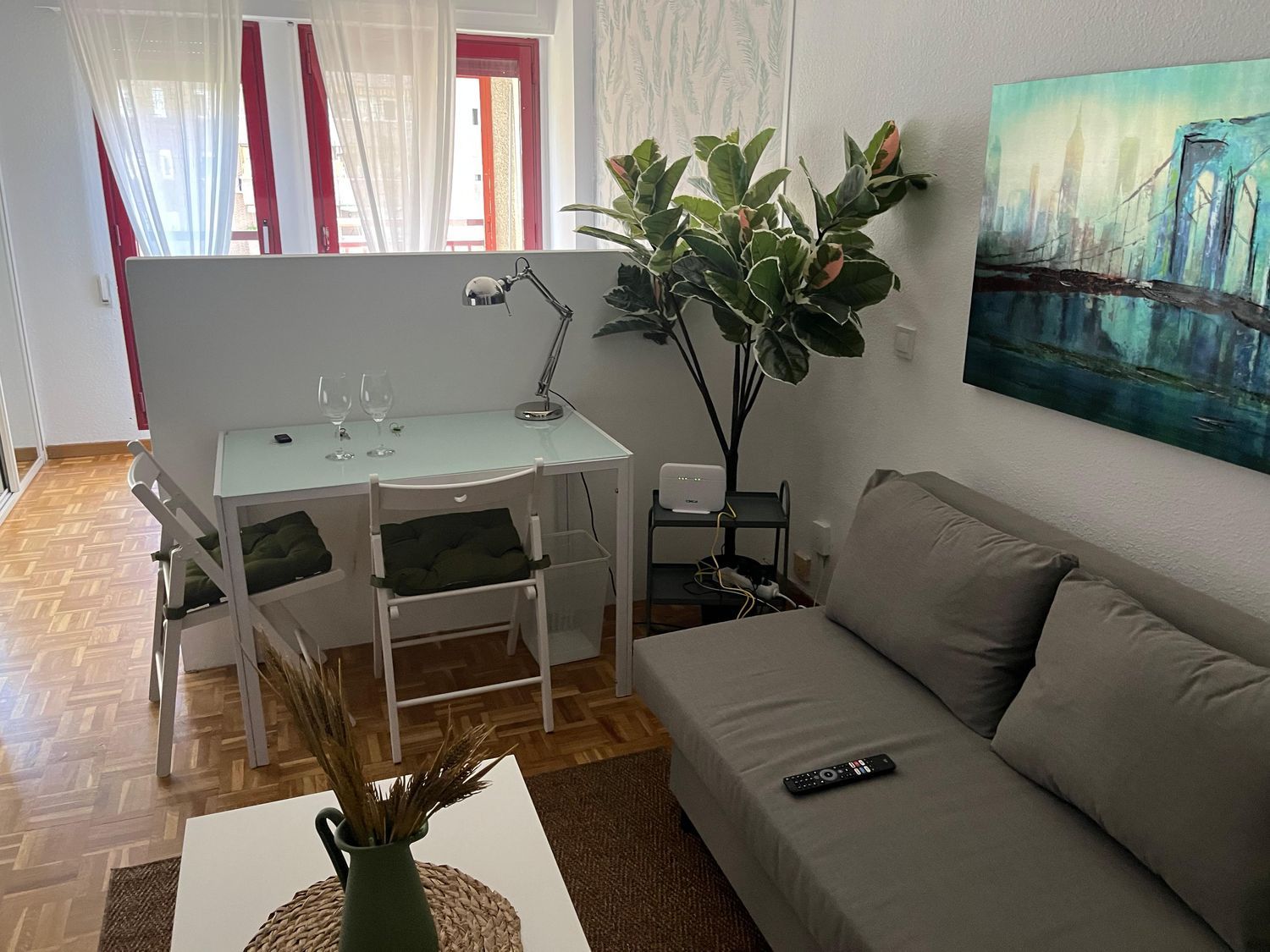 Estudio en calle de La Hiruela, 5 - Foto 1