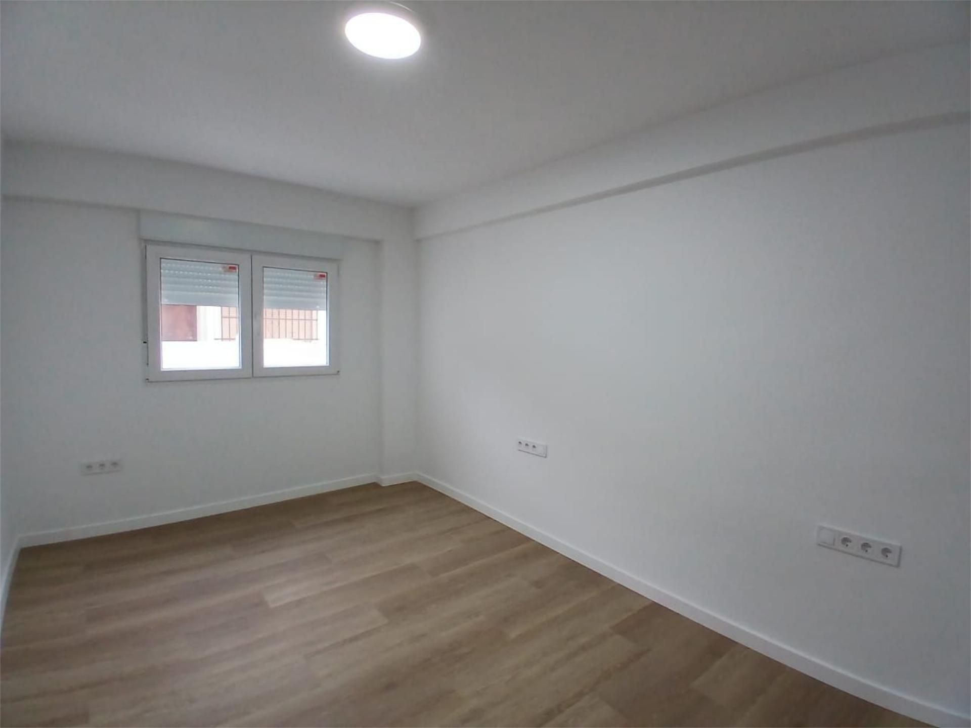 Piso en  Carrer de Ciril Amorós 28 - Foto 3