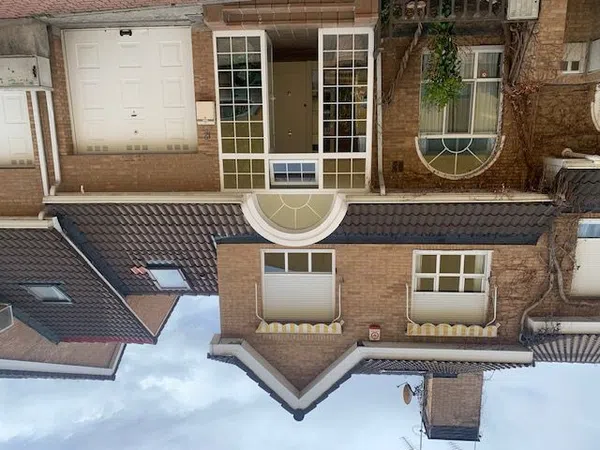 Chalet adosado en calle del Arquitecto Rafael Leoz, 12