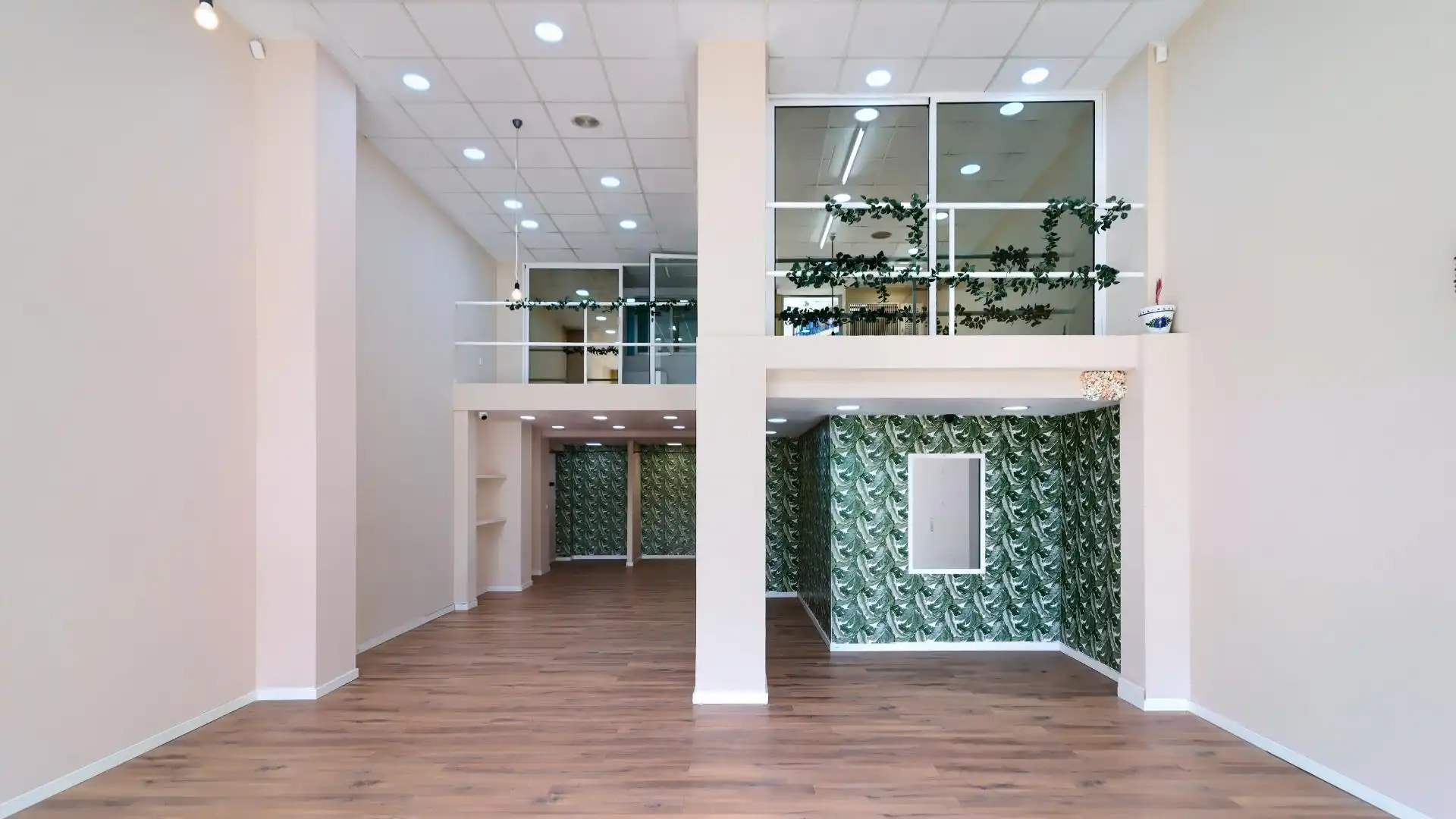 Local comercial en  Carrer del Doctor Nicasi Benlloch 18 - Foto 2