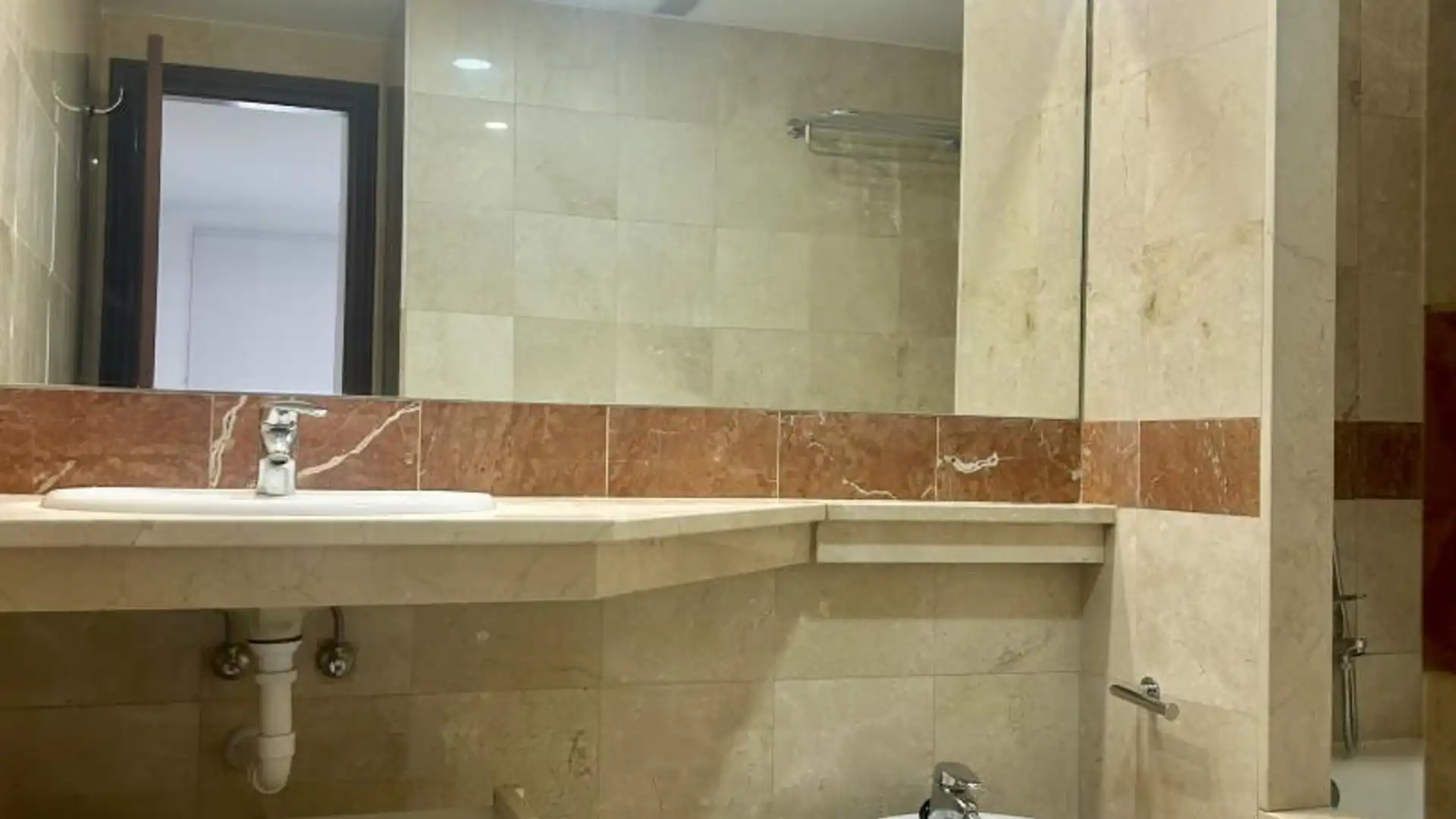 Piso en  Avenida Reyes Católicos Núm. - Foto 10