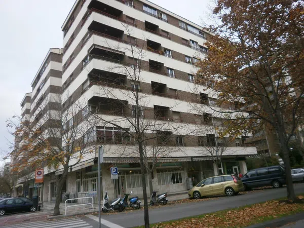Piso en calle Pintor Crispín, 2