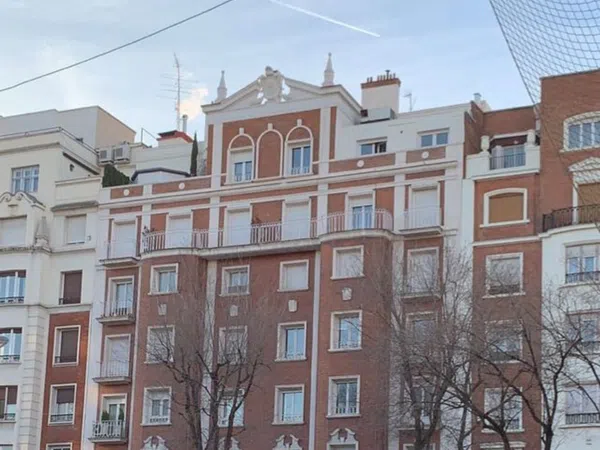 Piso en calle de Juan Bravo, 20