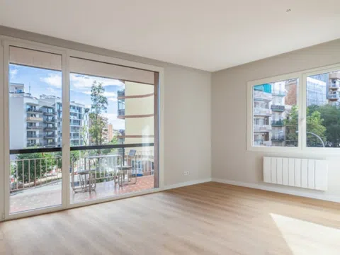 Piso en calle de València, 619