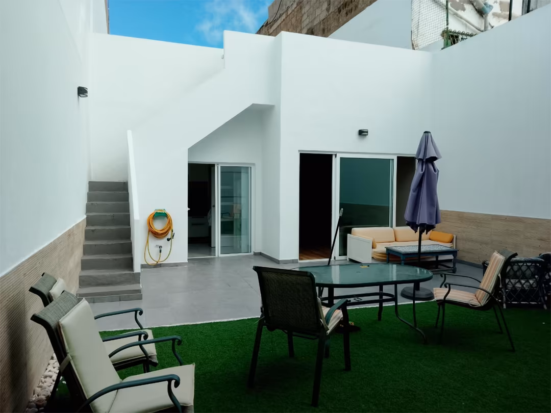 Chalet en  Calle Violeta 9