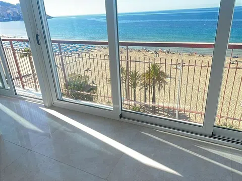 Piso en avenida Alcoi, 6