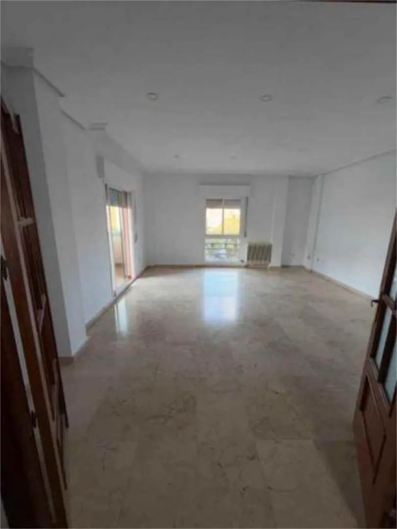 Piso en Zona Eroski - Foto 2