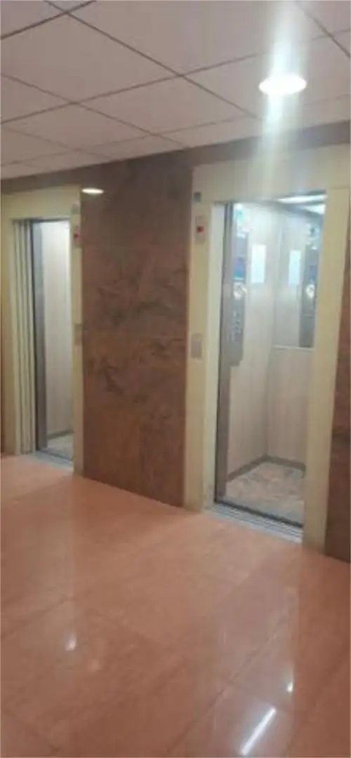 Piso en zona comercial - Foto 8
