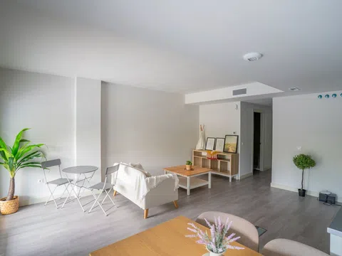 Piso en calle Alvaro Mutis, 3