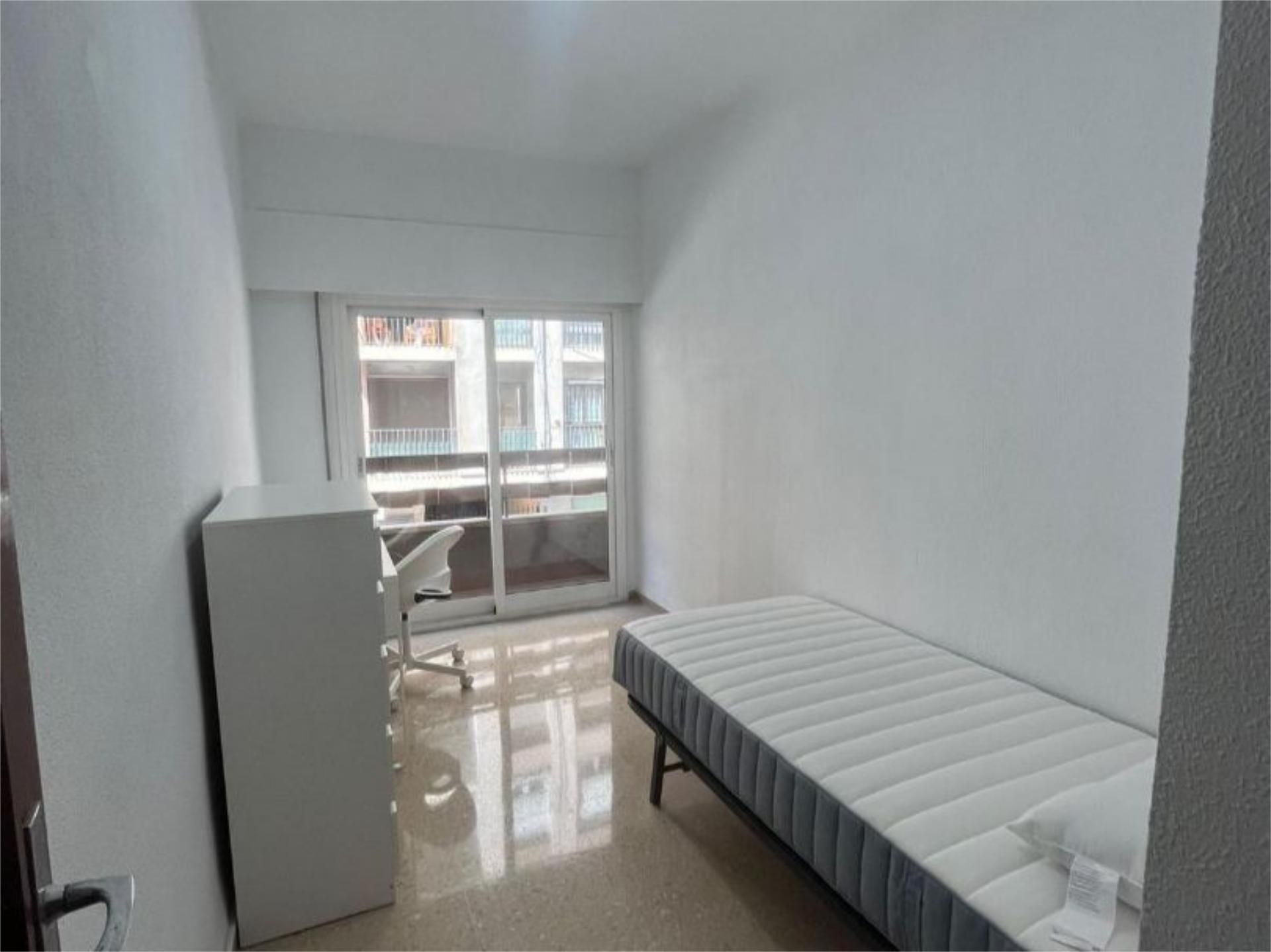 Piso en  Plaça de Vicent Iborra 7 - Foto 3