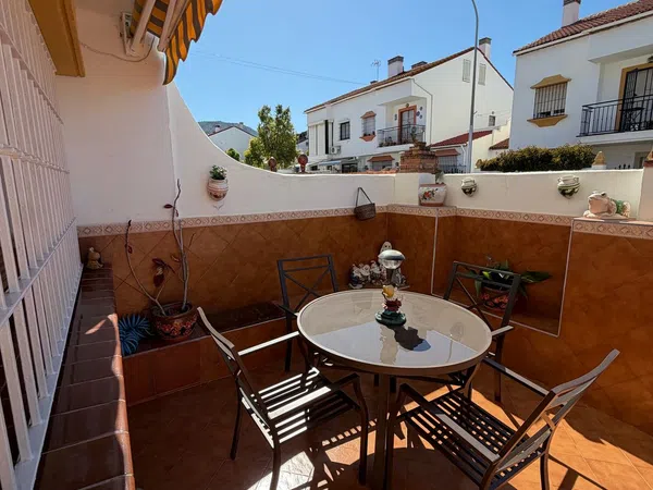 Chalet pareado en calle Eco de Málaga, 28 - Foto 1