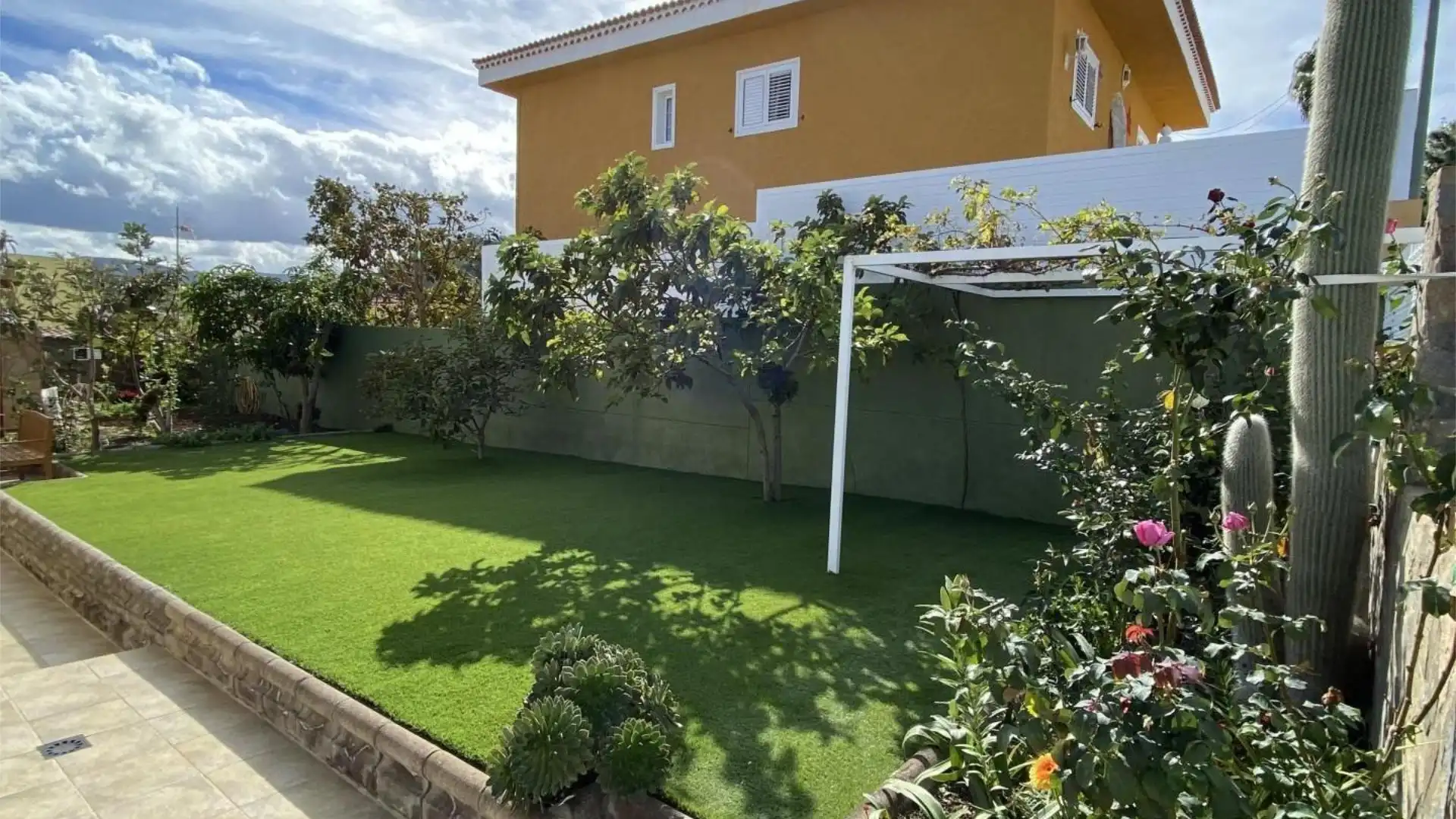 Chalet en  Avenida de la Democracia 39 - Foto 3