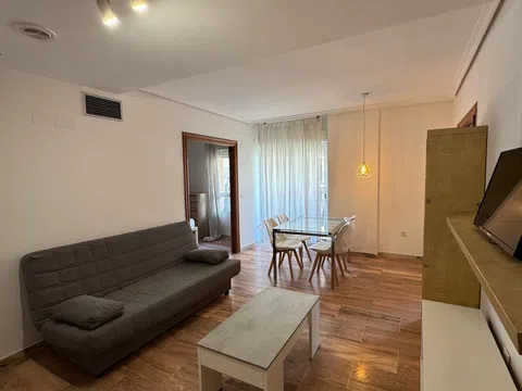 Piso en calle Virgen de la Cinta, 21