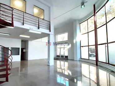 Local comercial en Cornellà de Llobregat - Foto 2