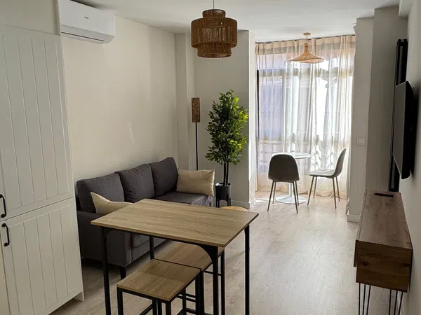 Piso en calle de Dulcinea, 17