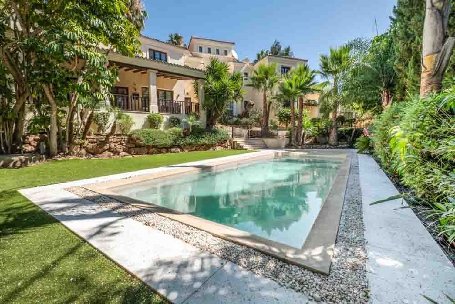 Casa o chalet independiente en Calle Callé Fenómeno, 12, Zona F - Foto 2