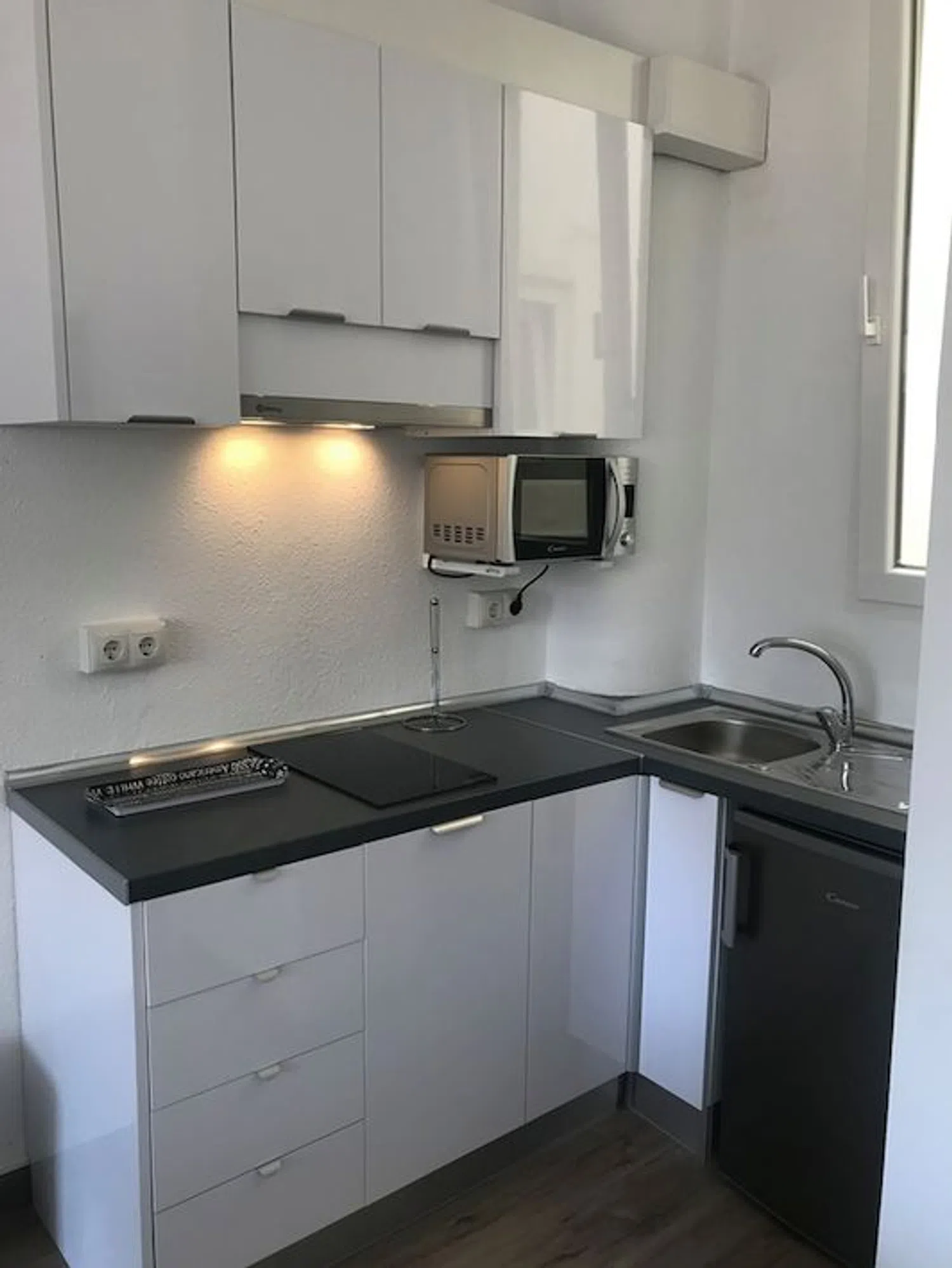 Estudio en calle de Sant Vicent Màrtir, 106 - Foto 2