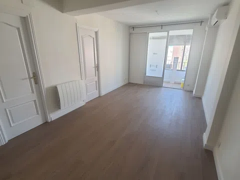 Piso en calle de Ponferrada, 8