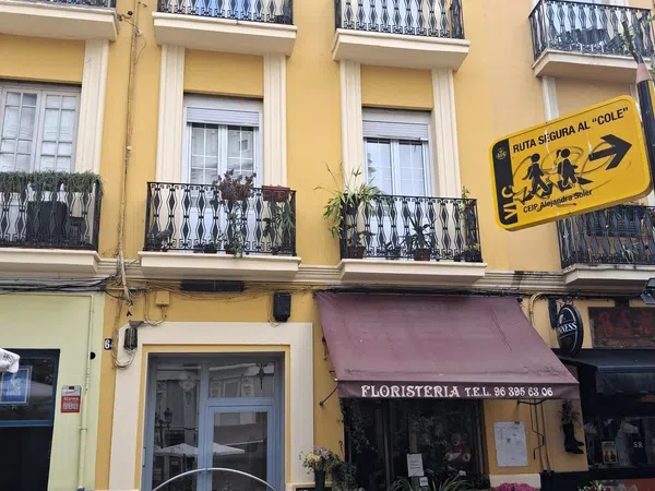 Piso en Calle de Cadis, 64 - Foto 1