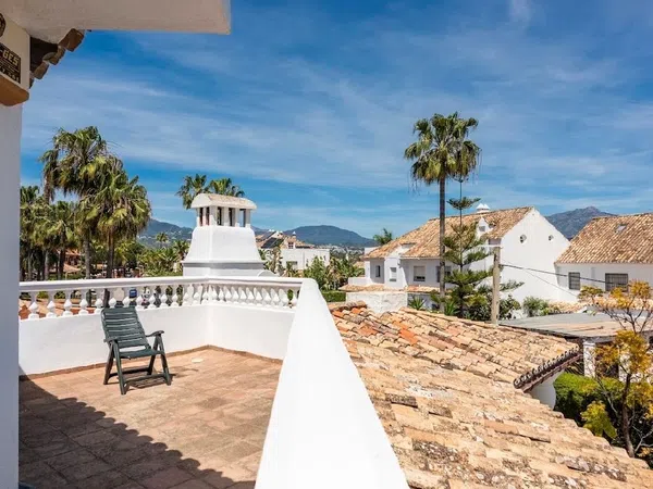 Casa independiente en calle Monte Biarritz, 94 - Foto 2