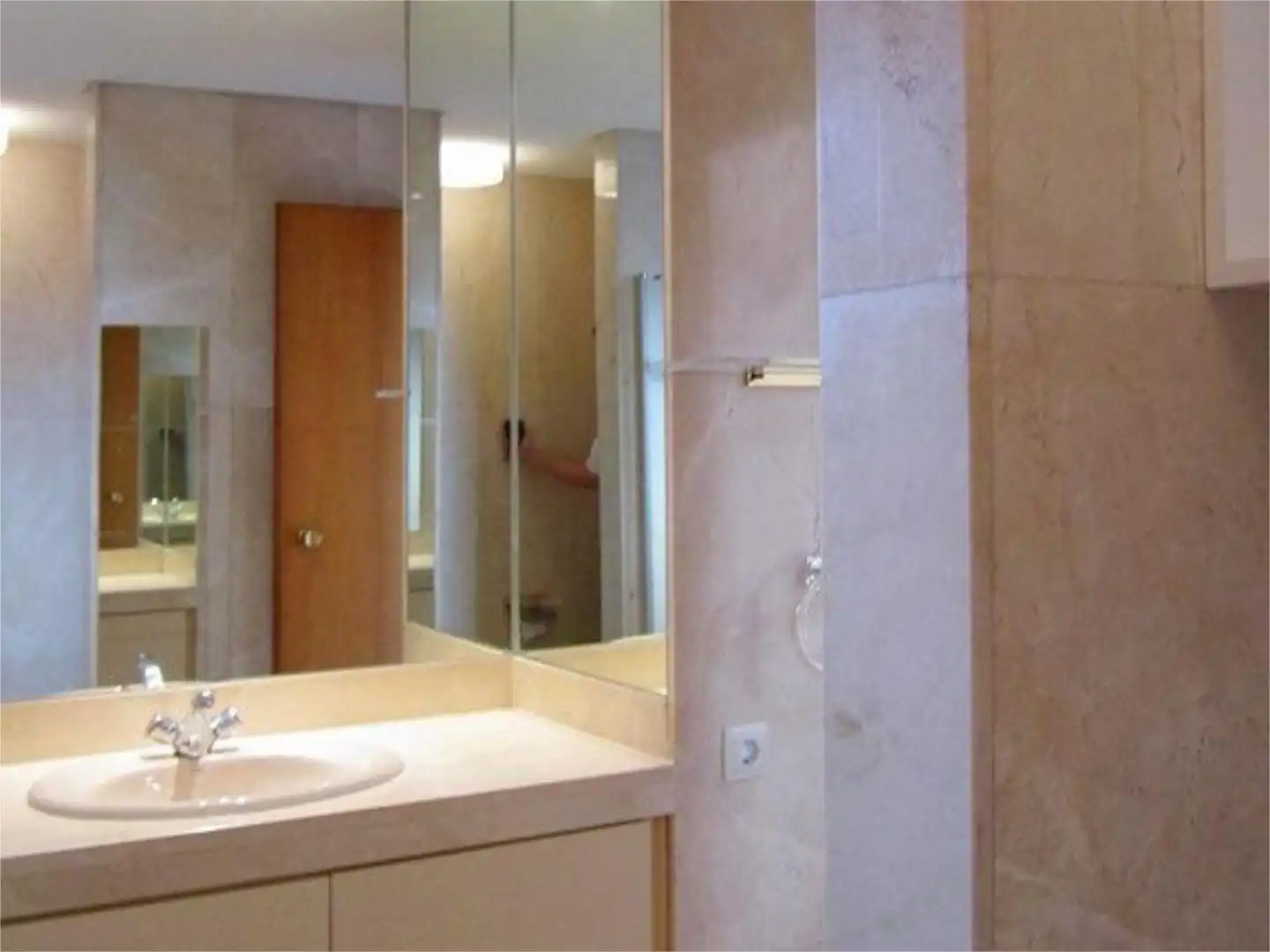 Piso en  Avenida de los Madroños 15 - Foto 21