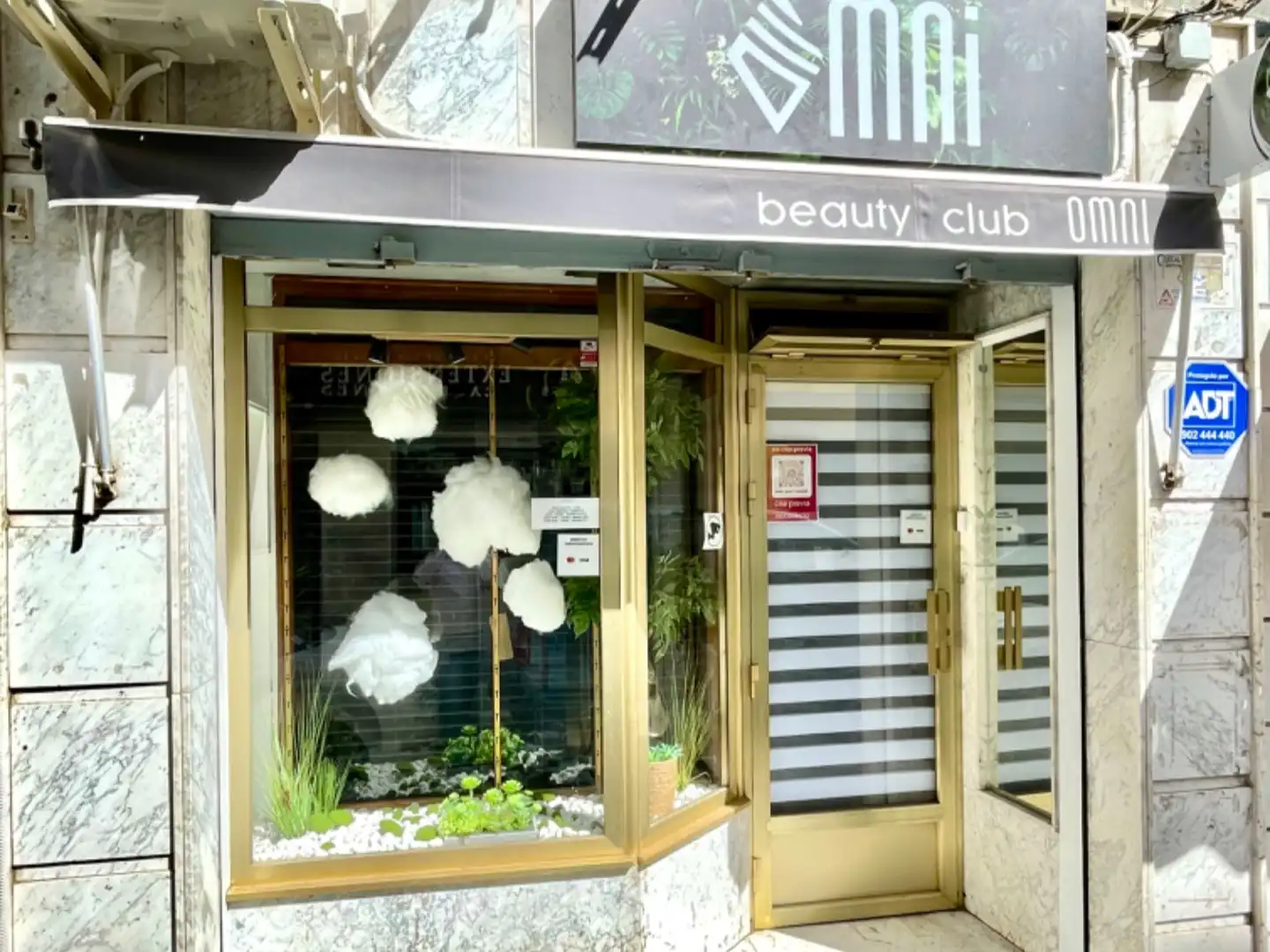 Local comercial en  Carrer Arquitecto Morell 14 - Foto 2