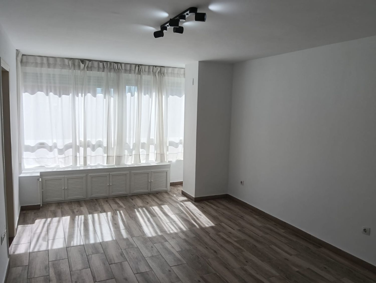 Piso en Barrio Buhaira - Huerta del Rey - Foto 2