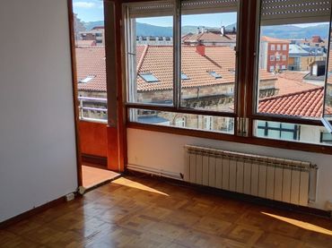 Piso en  Calle Julián Ceballos 23 - Foto 1