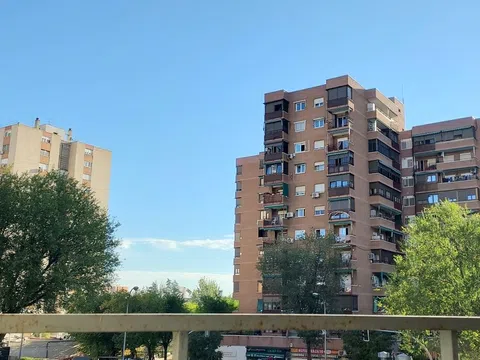 Piso en calle de Ocaña, 211