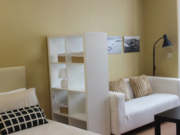 Estudio en calle de Sor Ángela de la Cruz, 30