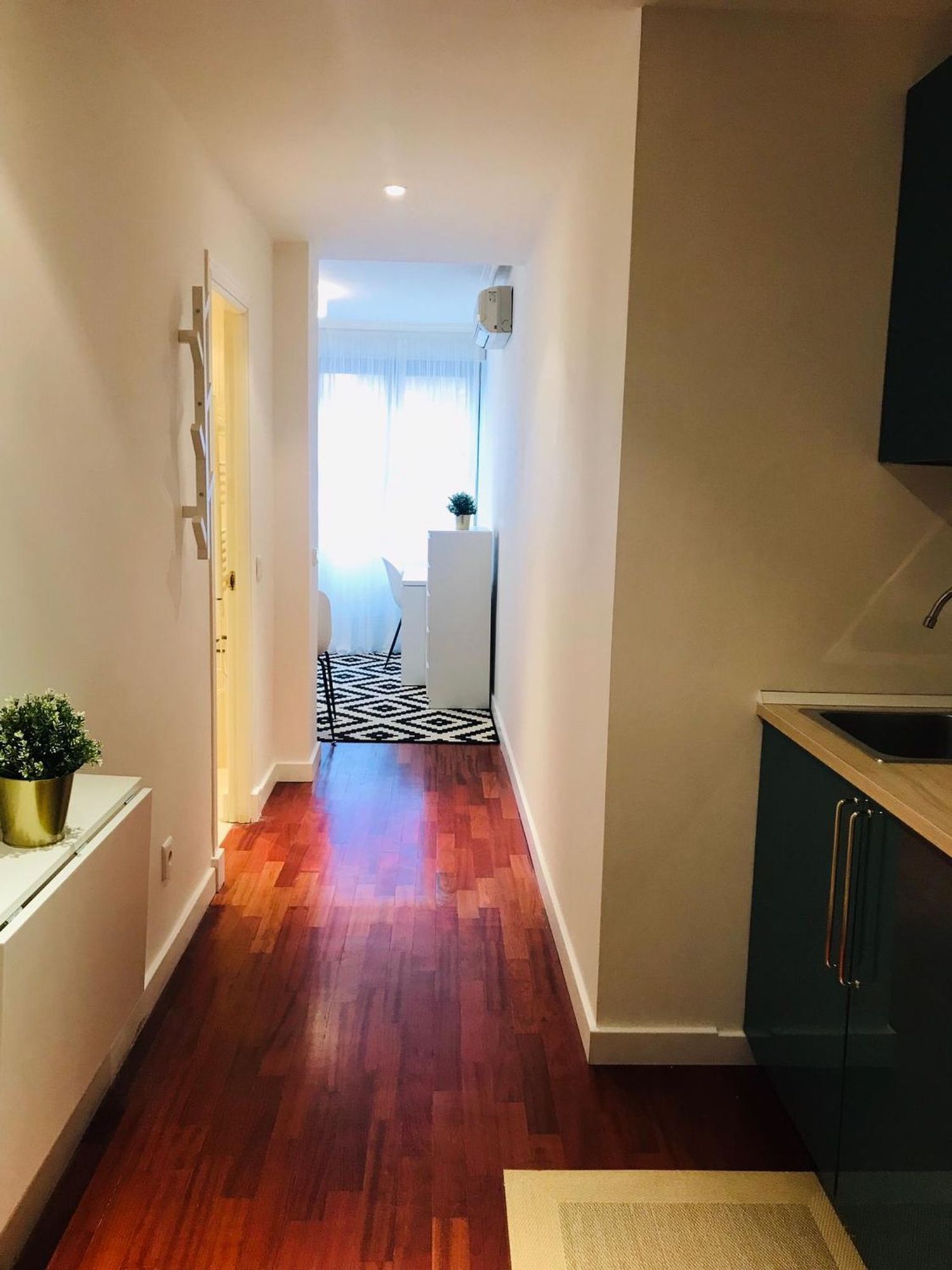 Estudio en calle Emilio Carrere, 4 - Foto 1