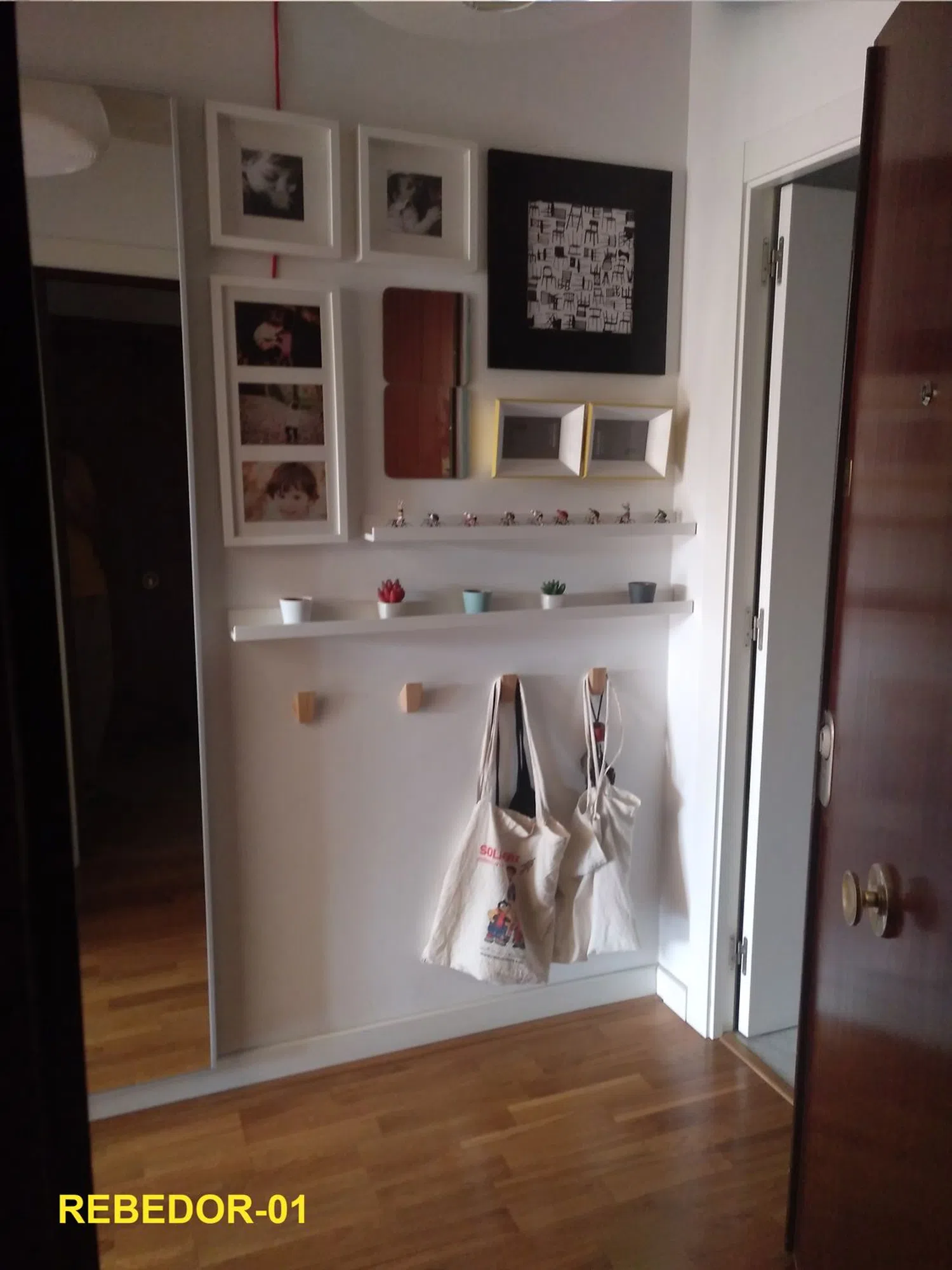 Piso en calle de Calàbria, 112 - Foto 2