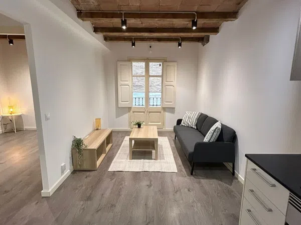 Piso en Calle de Feliu Casanova, Sants - Badal - Foto 1