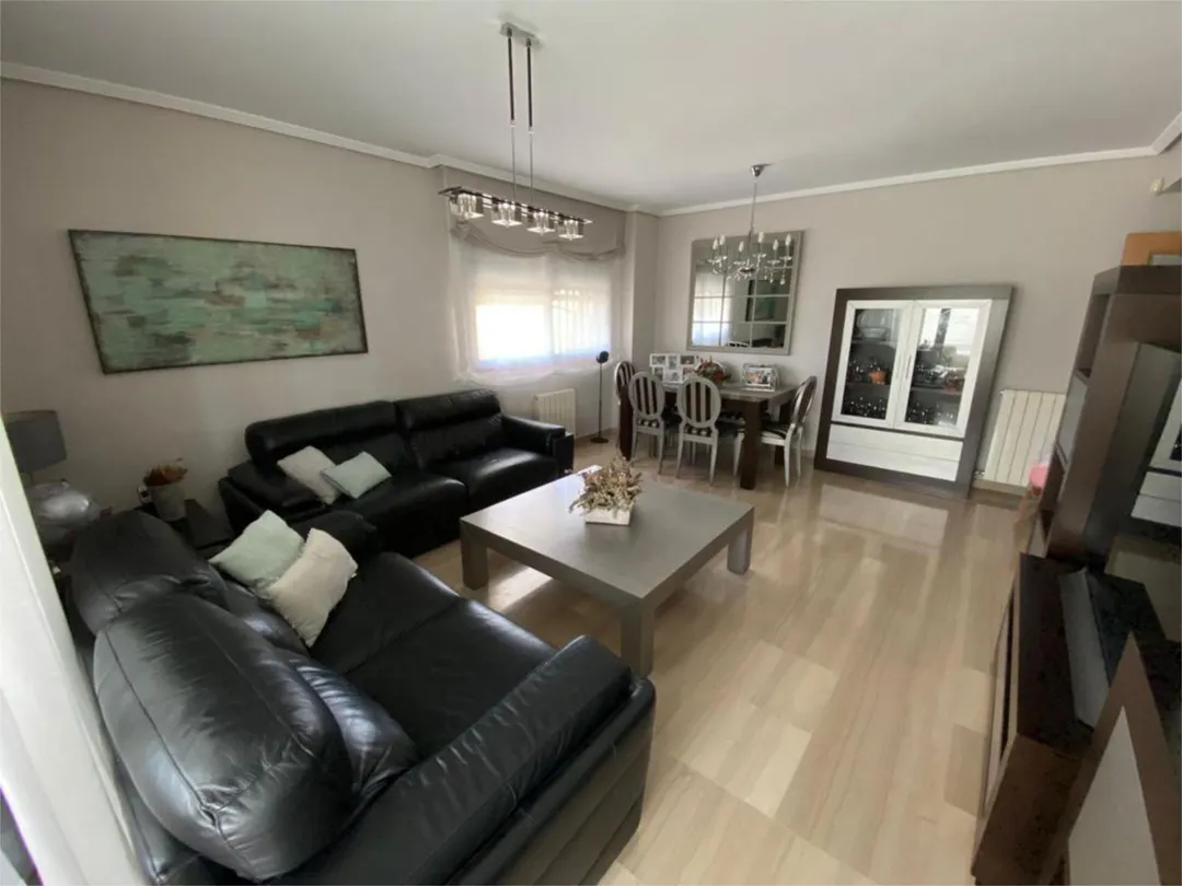 Piso en  Calle Bailarina Anna Pavlova 6 - Foto 2