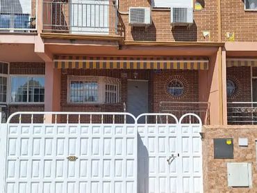 Chalet en  Calle Giralda 54 - Foto 1