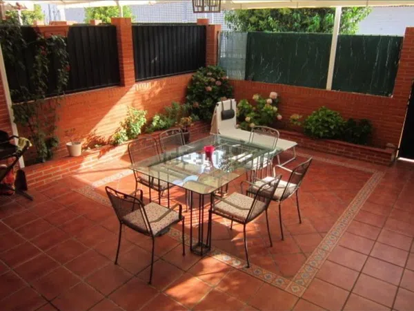 Chalet adosado en Avenida de los Colonos, 39 - Foto 3
